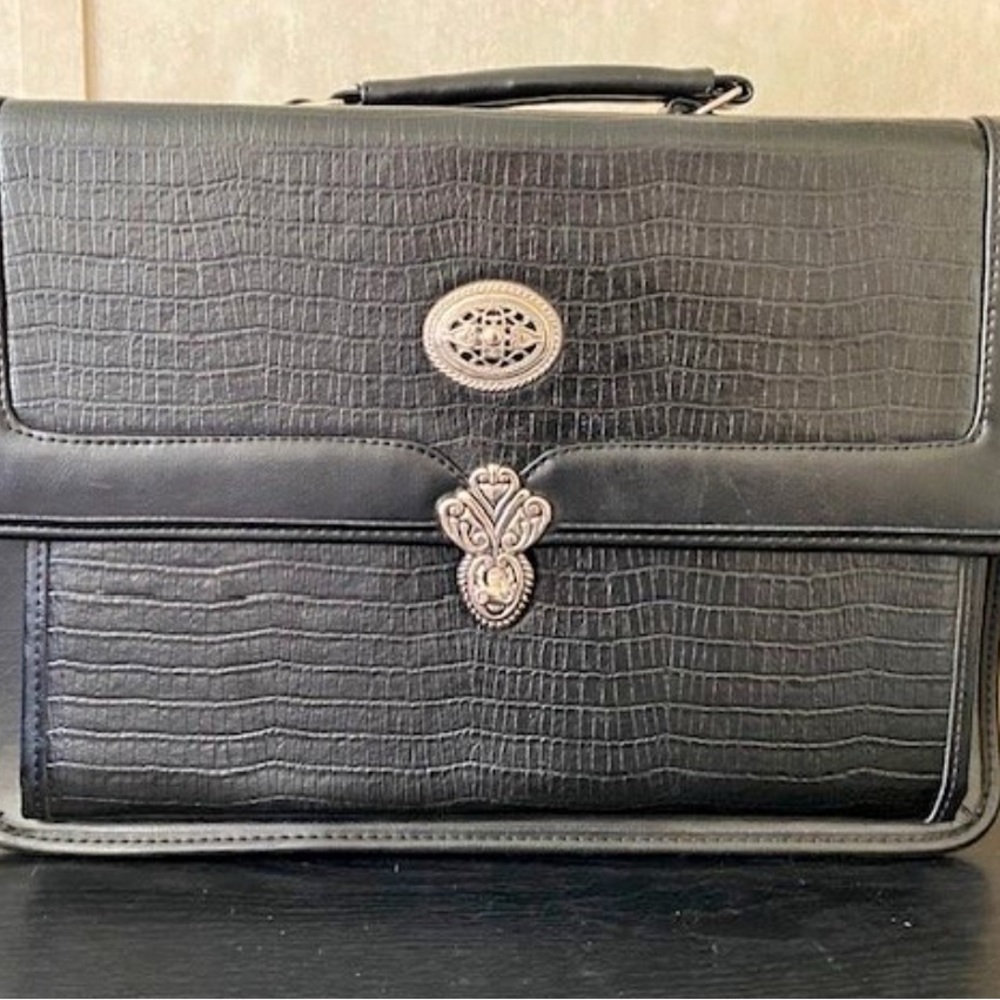 Elegant Black Crocodile-Embossed Men's Bag